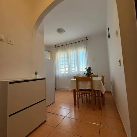 Rea Apartment *