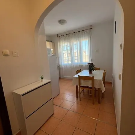 Rea Apartment *